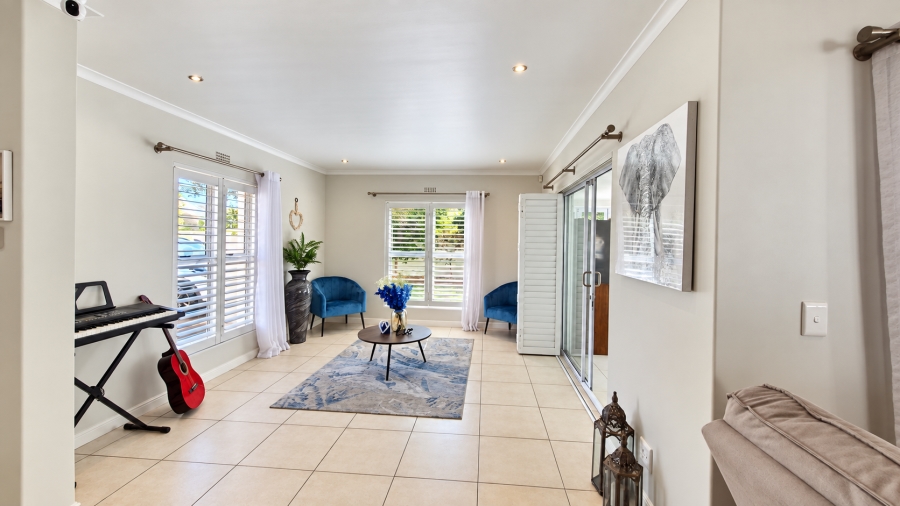 To Let 3 Bedroom Property for Rent in Sunningdale Western Cape